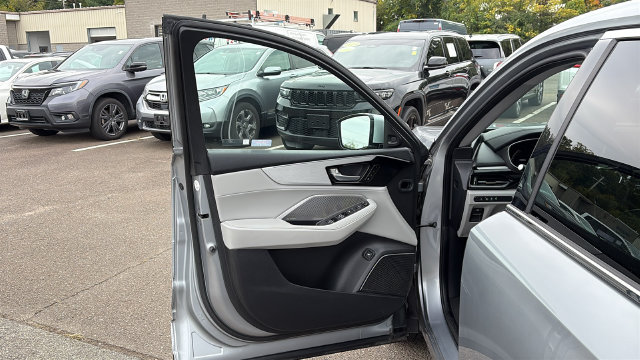 Used 2023 Acura MDX w/ Technology Package AWD/4WD image 8