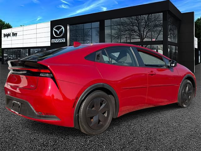 Used 2024 Toyota Prius LE FWD image 4
