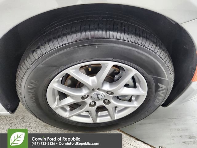 Used 2024 Chrysler Pacifica Touring-L image 35