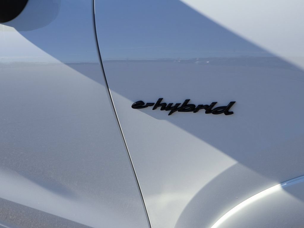 New 2026 Porsche Cayenne E-Hybrid Coupe AWD/4WD image 15
