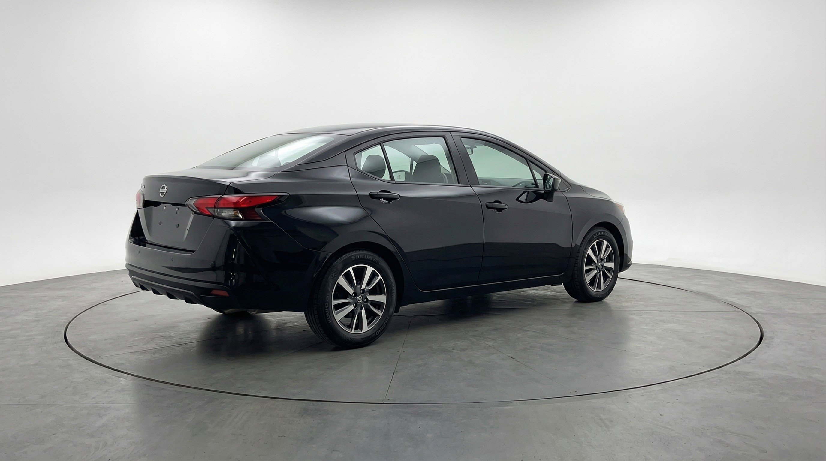 Used 2025 Nissan Versa SV FWD image 9