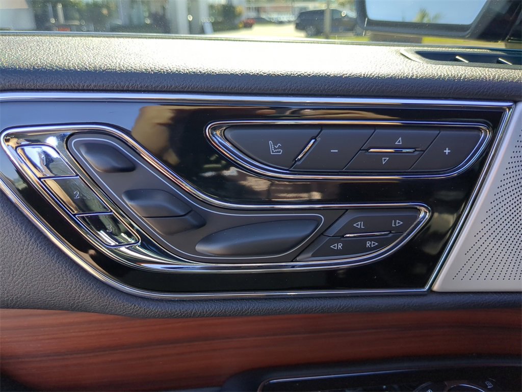 Certified 2021 Lincoln Navigator Reserve image 19