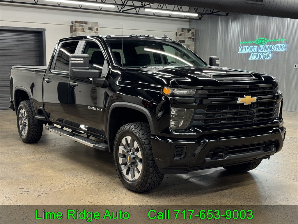 Used 2024 Chevrolet Silverado 2500 Custom w/ Custom Value Package AWD/4WD image 1