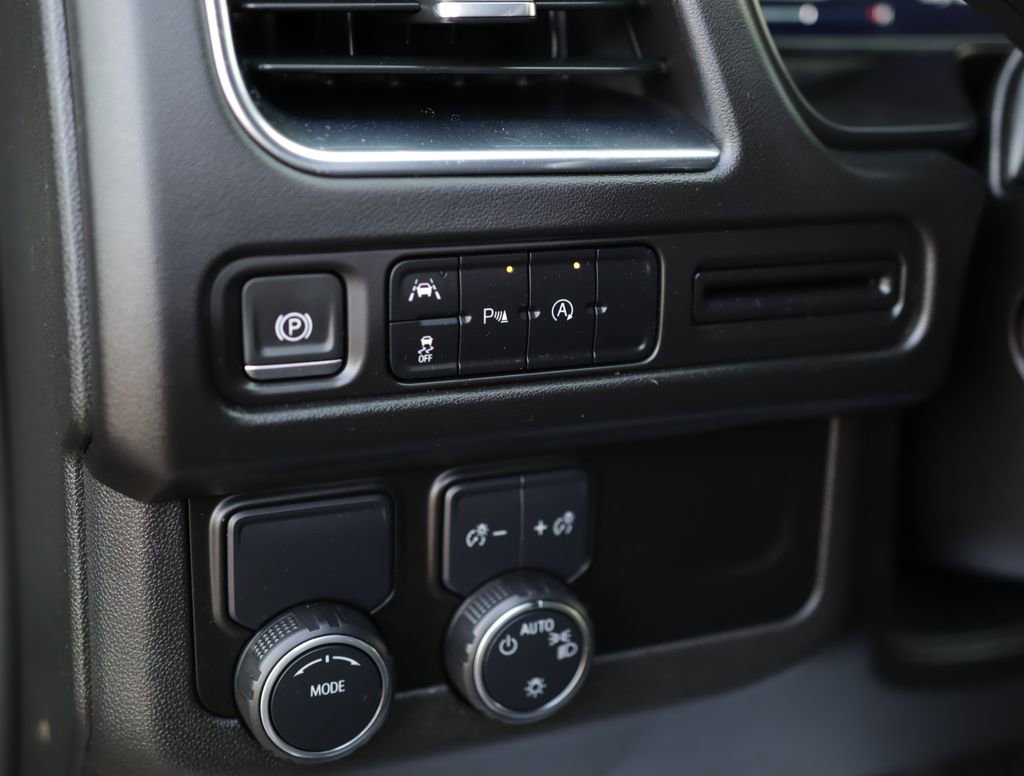 Used 2023 Chevrolet Suburban Premier RWD image 10