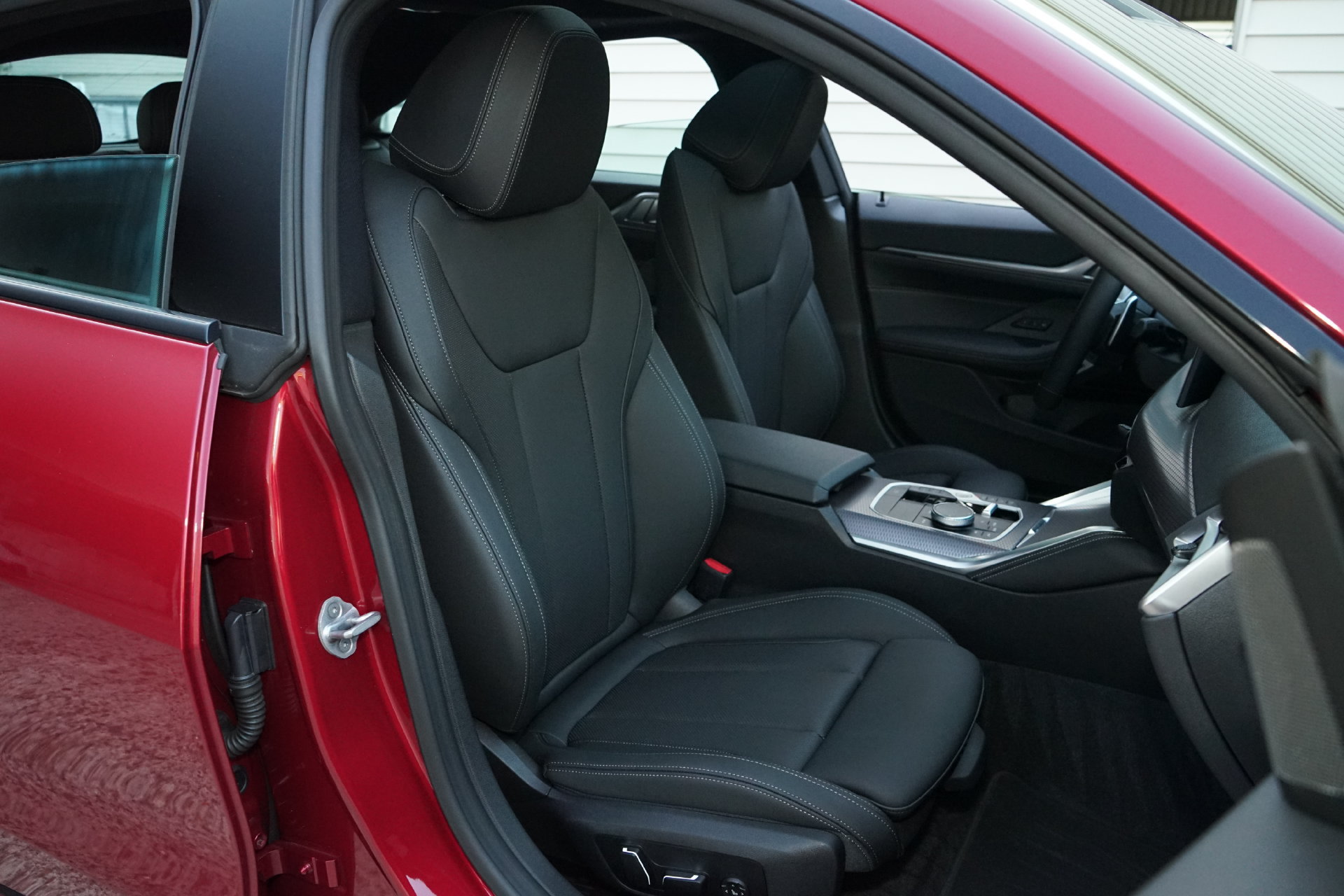Used 2026 BMW M440i w/ Premium Package RWD image 4