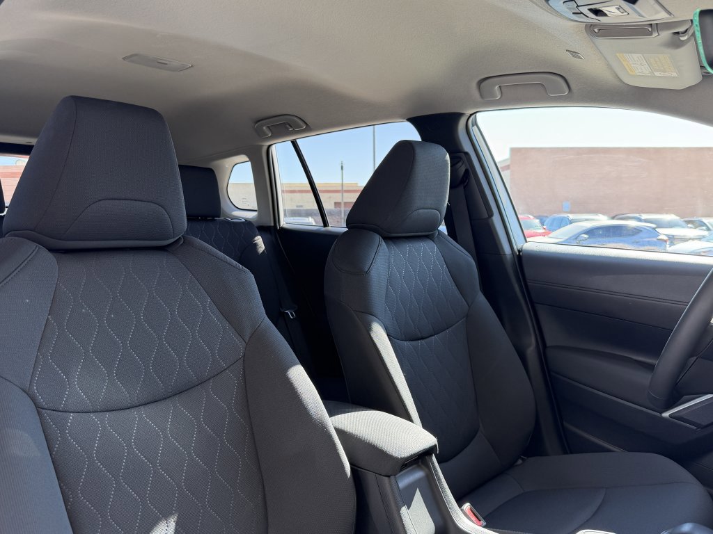 Used 2026 Toyota Corolla Cross LE image 38