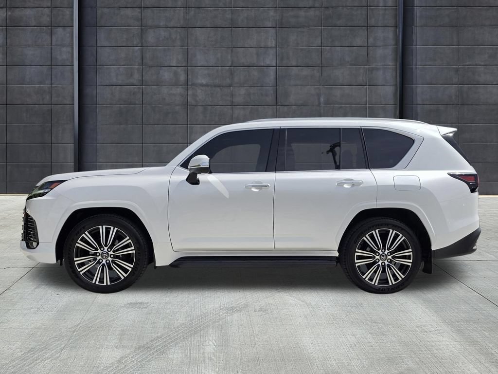 Used 2026 Lexus LX 600 4WD w/ Accessory Package (2T) image 2
