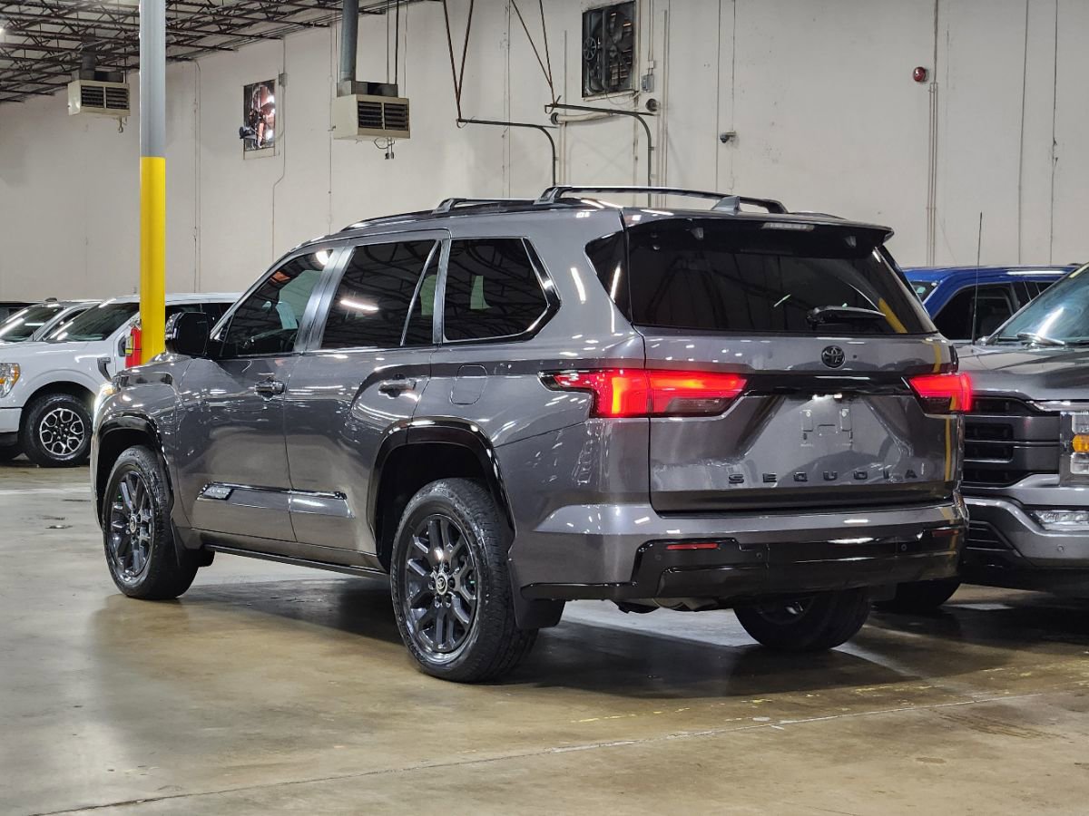 Used 2024 Toyota Sequoia Platinum AWD/4WD image 7