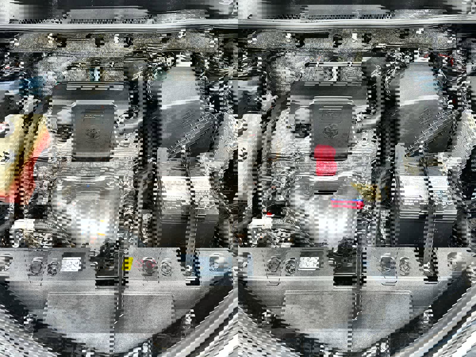 Used 2018 Toyota RAV4 XLE FWD image 13