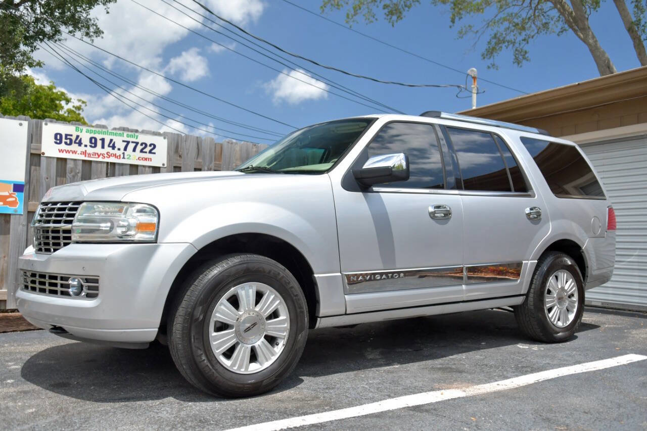 Used 2014 Lincoln Navigator Base 4x2 4dr SUV image 6