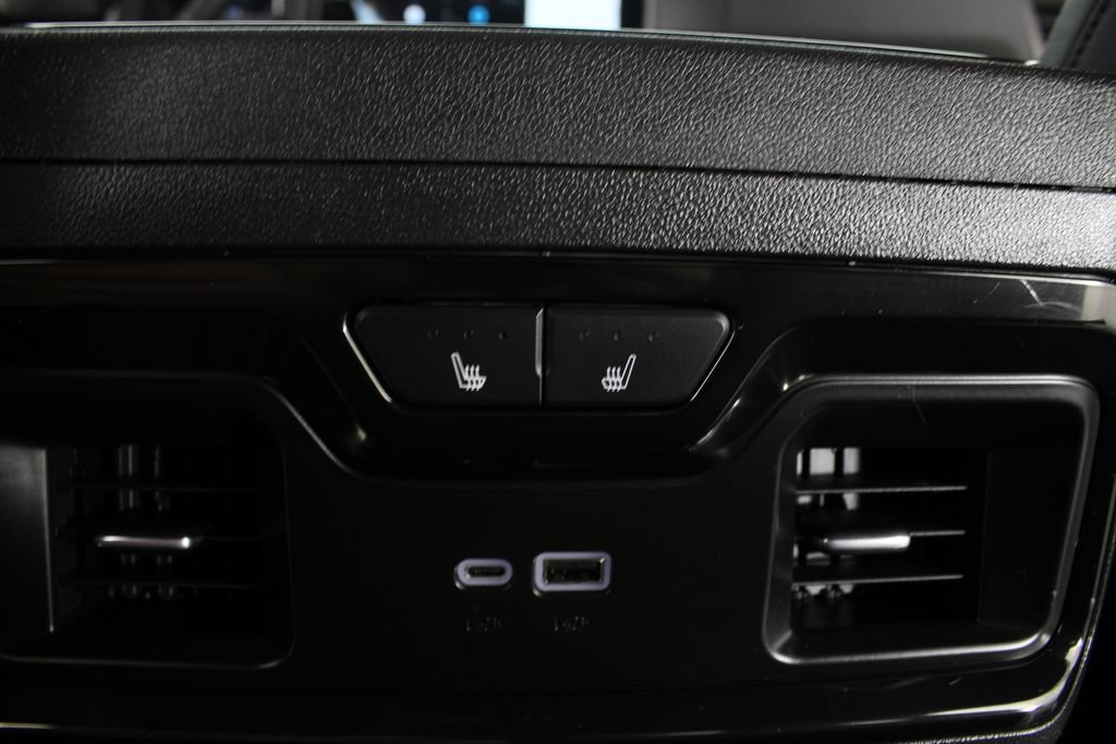 Used 2024 GMC Sierra 1500 AT4 w/ Technology Package AWD/4WD image 22