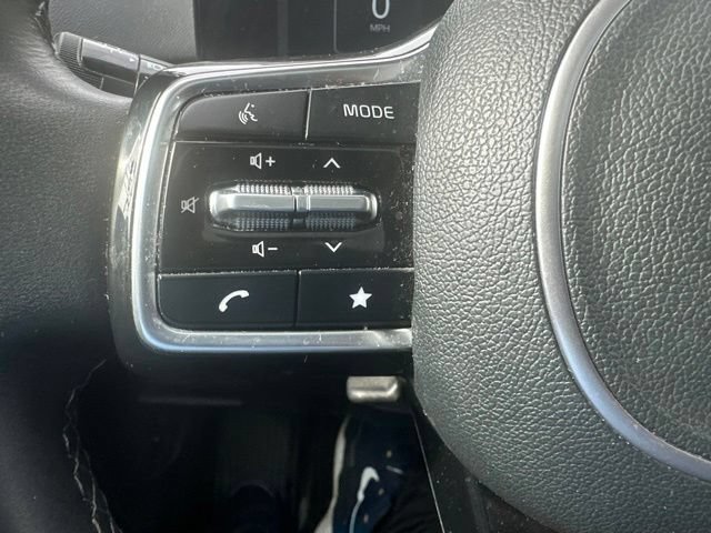 Used 2025 Kia Sorento SX FWD image 19