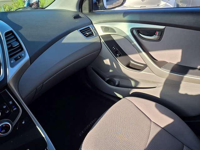 Used 2016 Hyundai Elantra Sport image 36