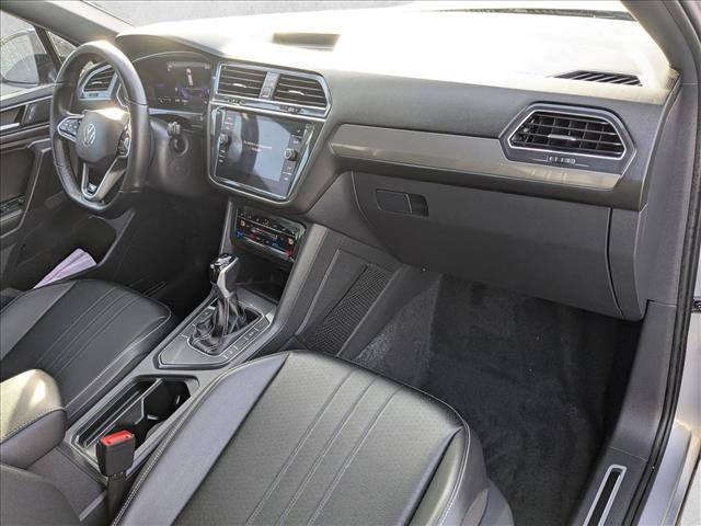 Used 2023 Volkswagen Tiguan SE R-Line image 30
