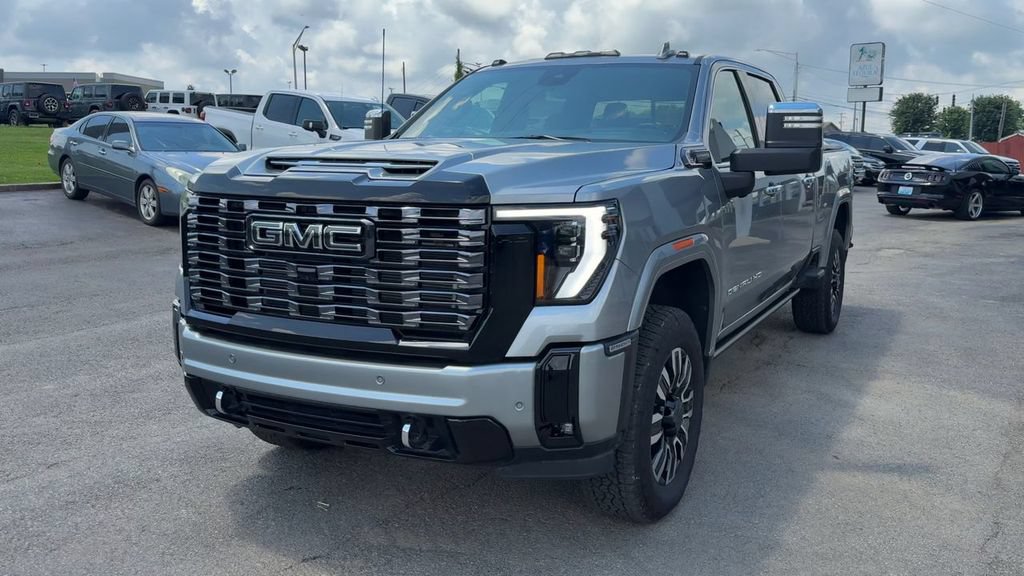 Used 2025 GMC Sierra 2500 Denali Ultimate AWD/4WD image 2