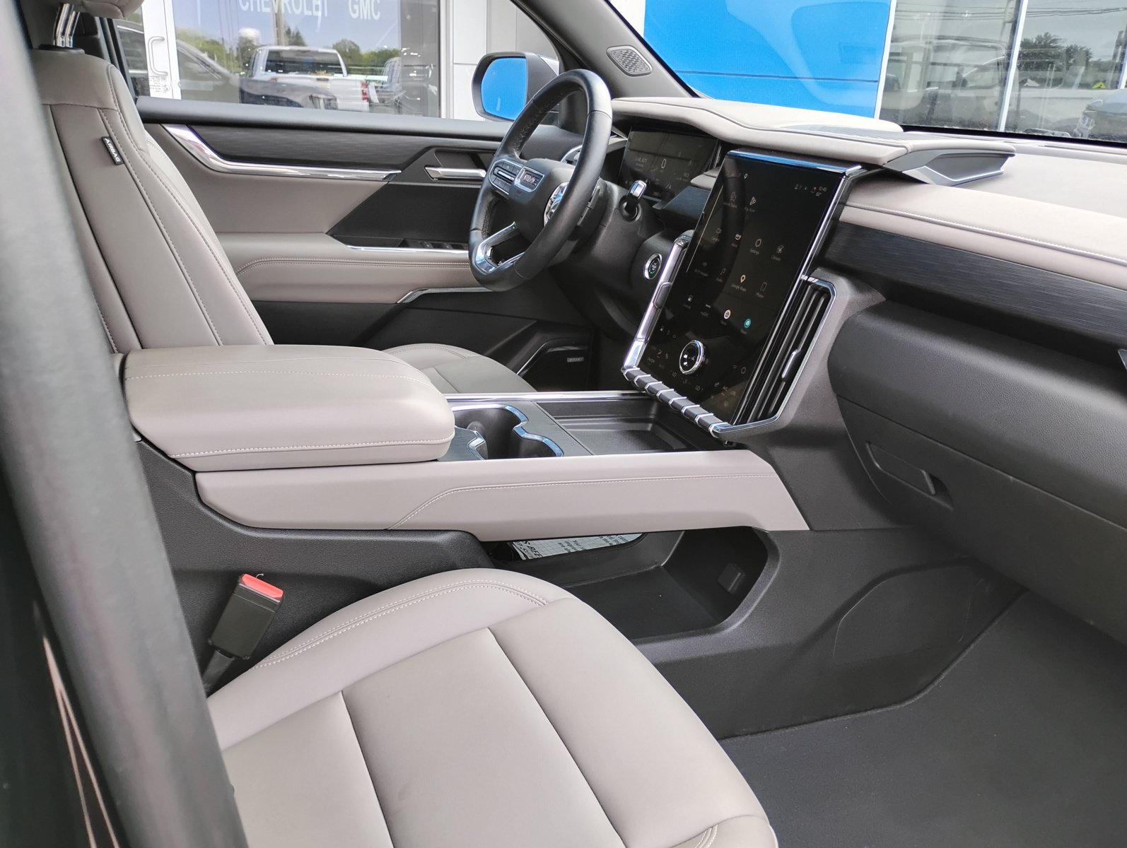 Used 2024 GMC Acadia Elevation FWD image 22