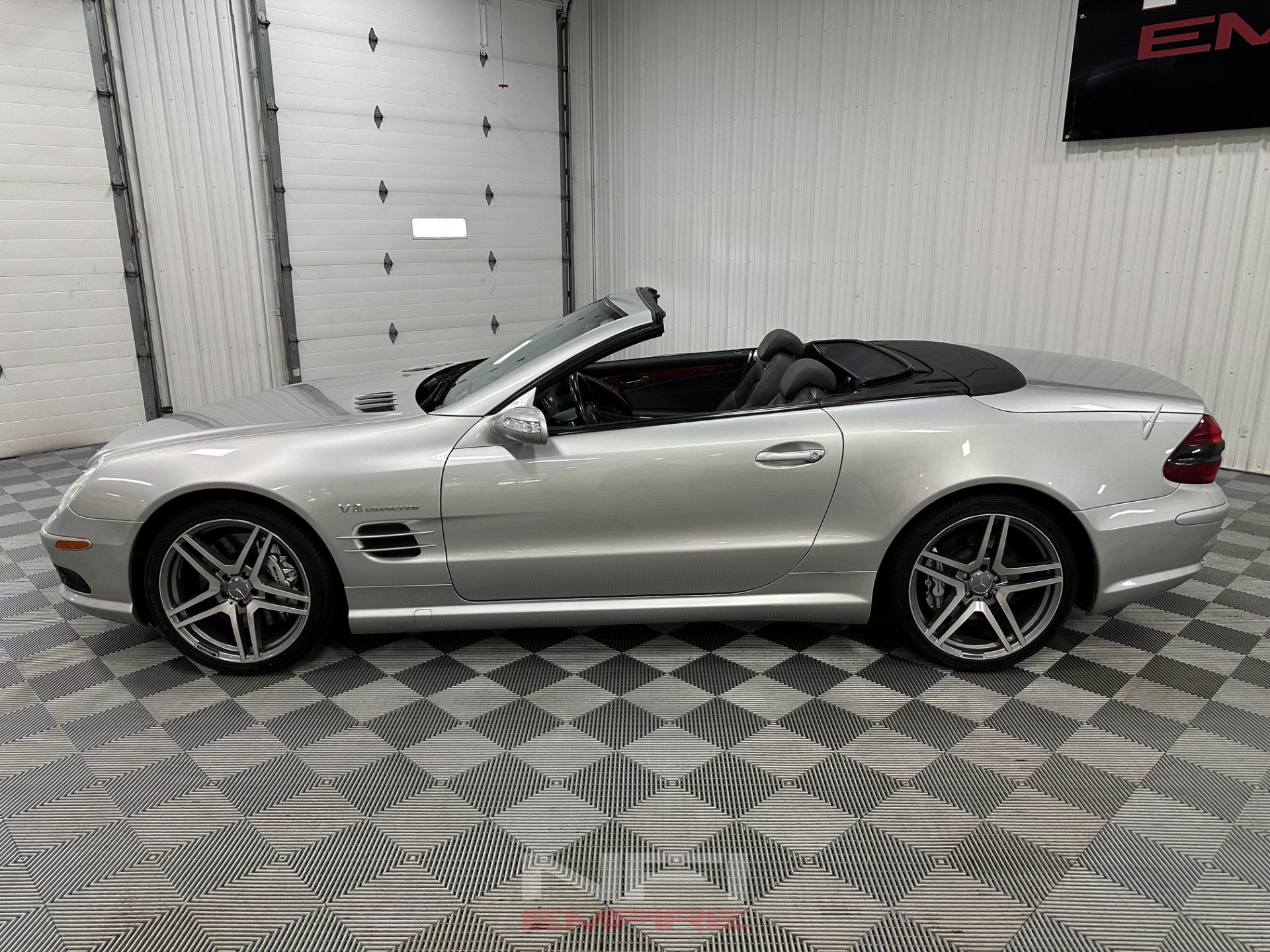 Used 2005 Mercedes-Benz SL 55 AMG image 3
