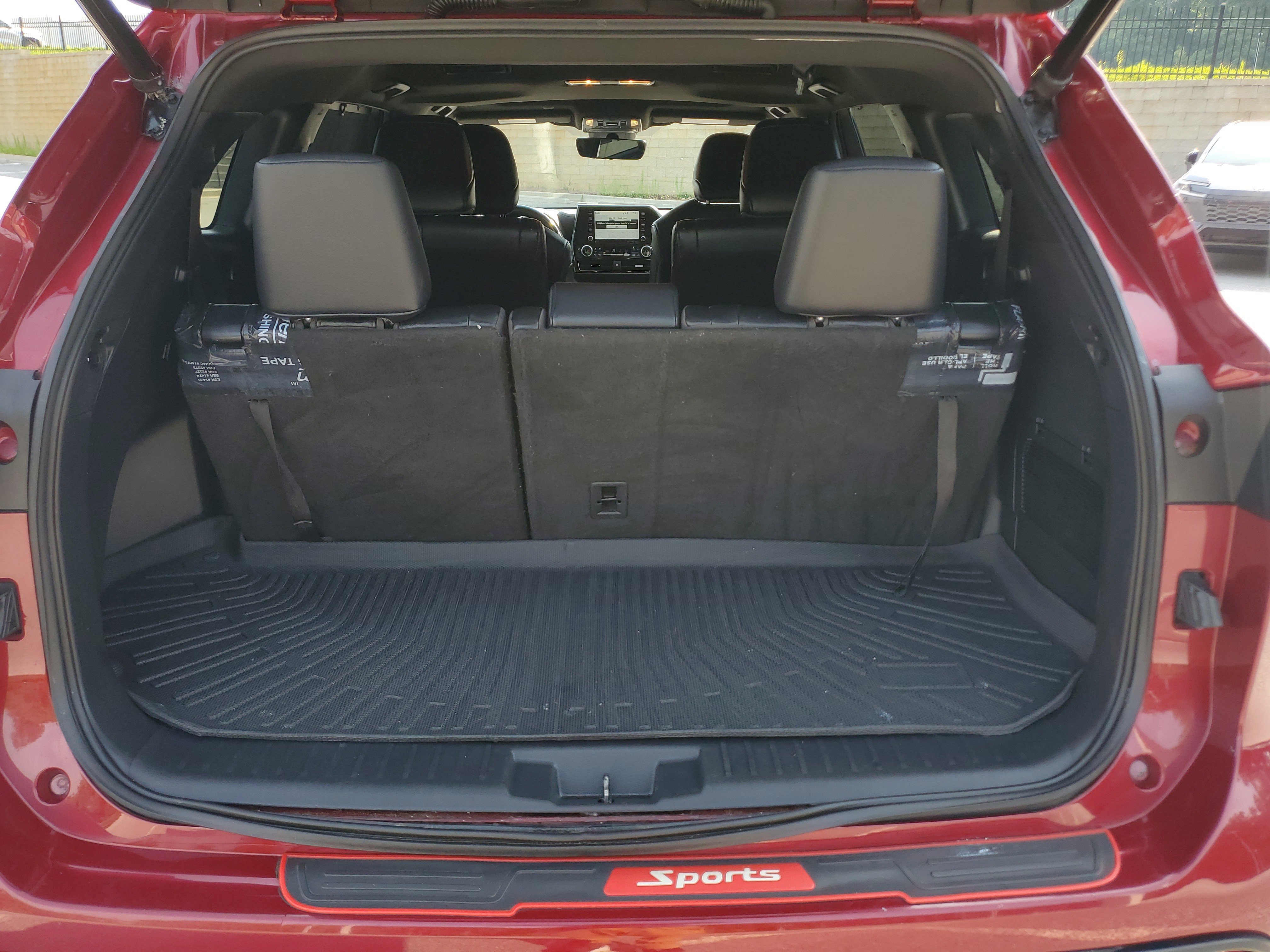 Used 2021 Toyota Highlander XSE AWD/4WD image 9
