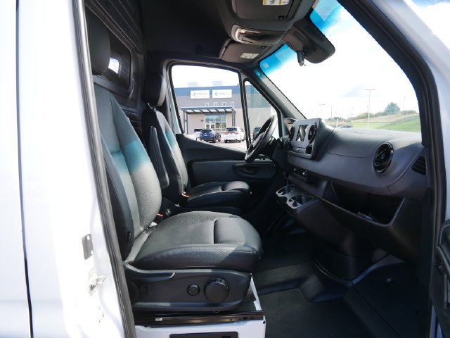 Used 2023 Mercedes-Benz Sprinter 2500 image 11