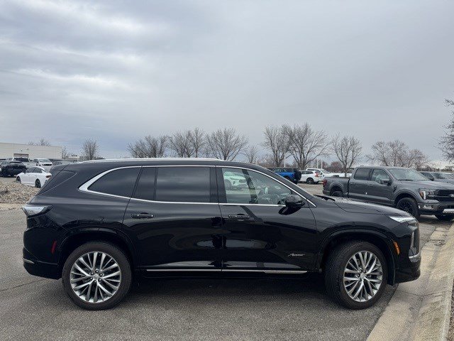 Used 2025 Buick Enclave Avenir w/ Trailering Package, 5000 lbs. image 9