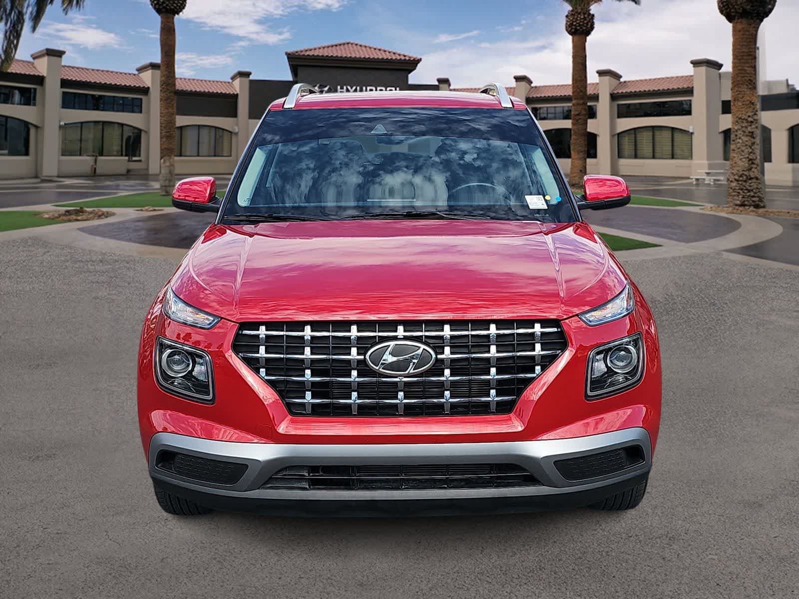 Used 2022 Hyundai Venue SEL FWD image 3
