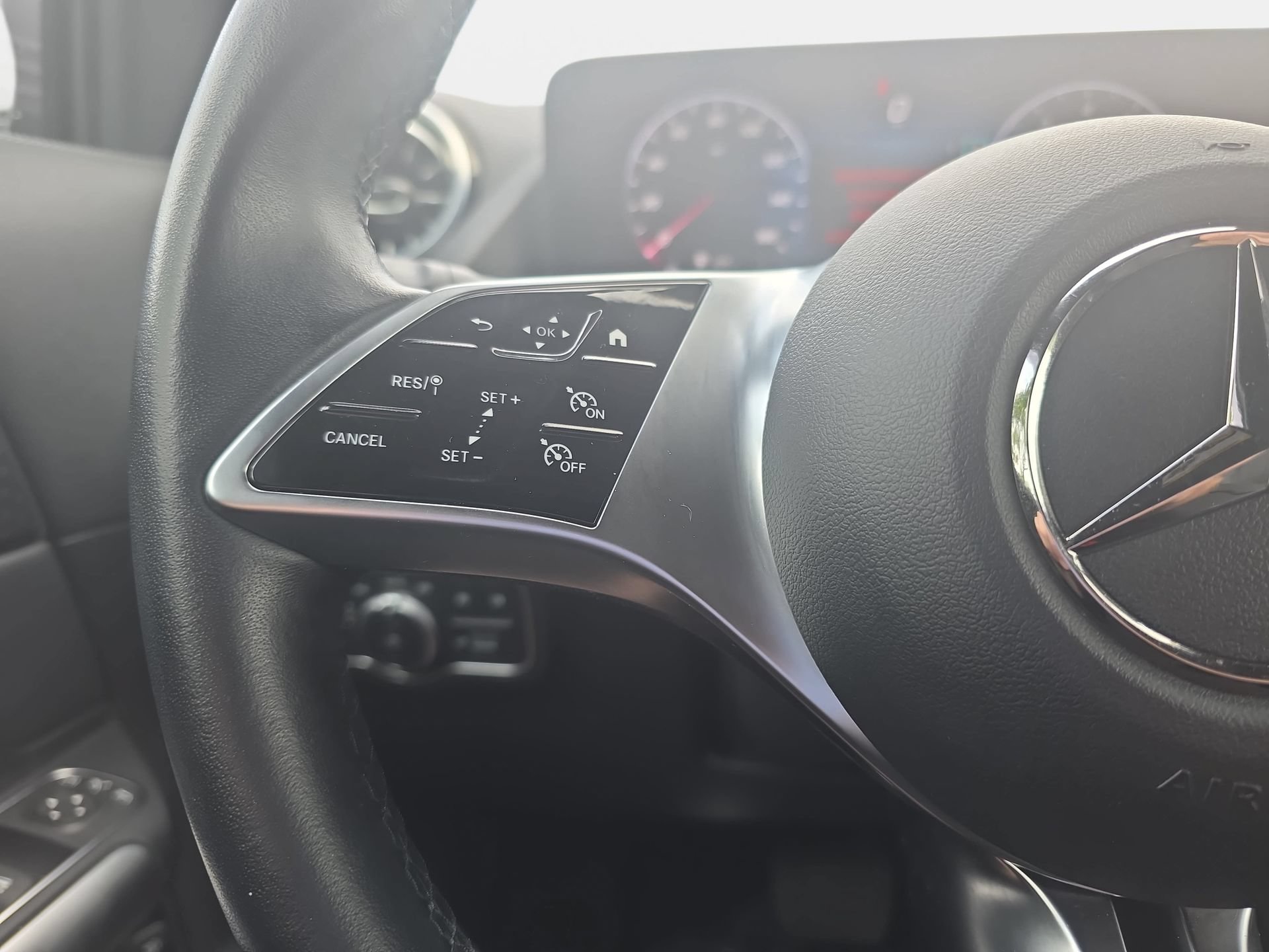 Used 2025 Mercedes-Benz GLA 250 image 17