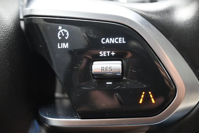 Used 2020 Jaguar XE S RWD image 23