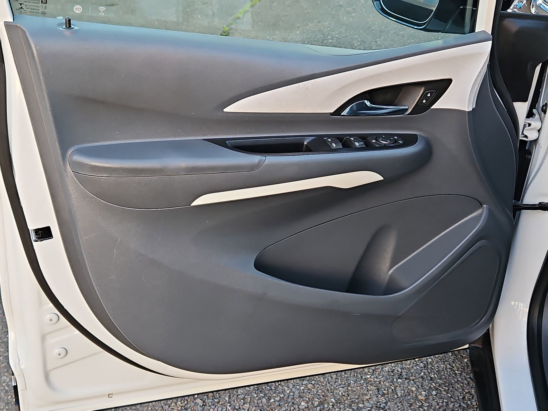 Used 2019 Chevrolet Bolt LT image 9