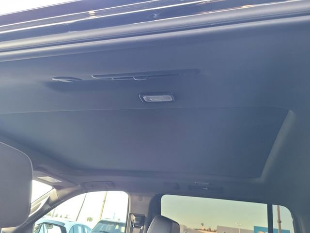 Used 2022 Chevrolet Suburban RST w/ Luxury Package image 17