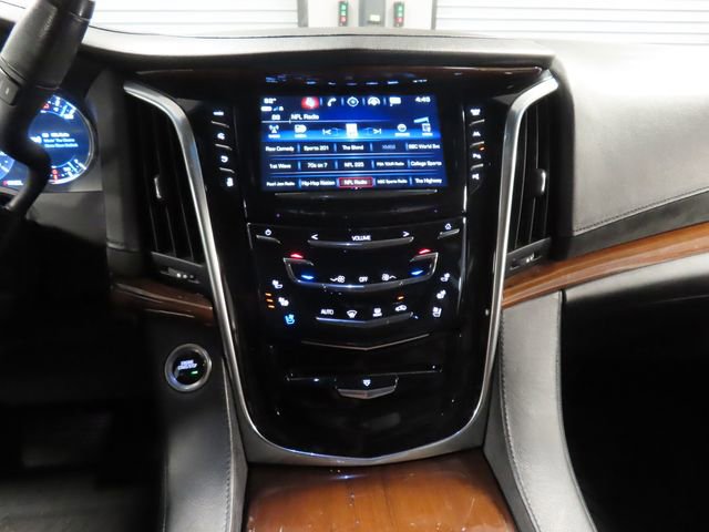 Used 2018 Cadillac Escalade Luxury image 27