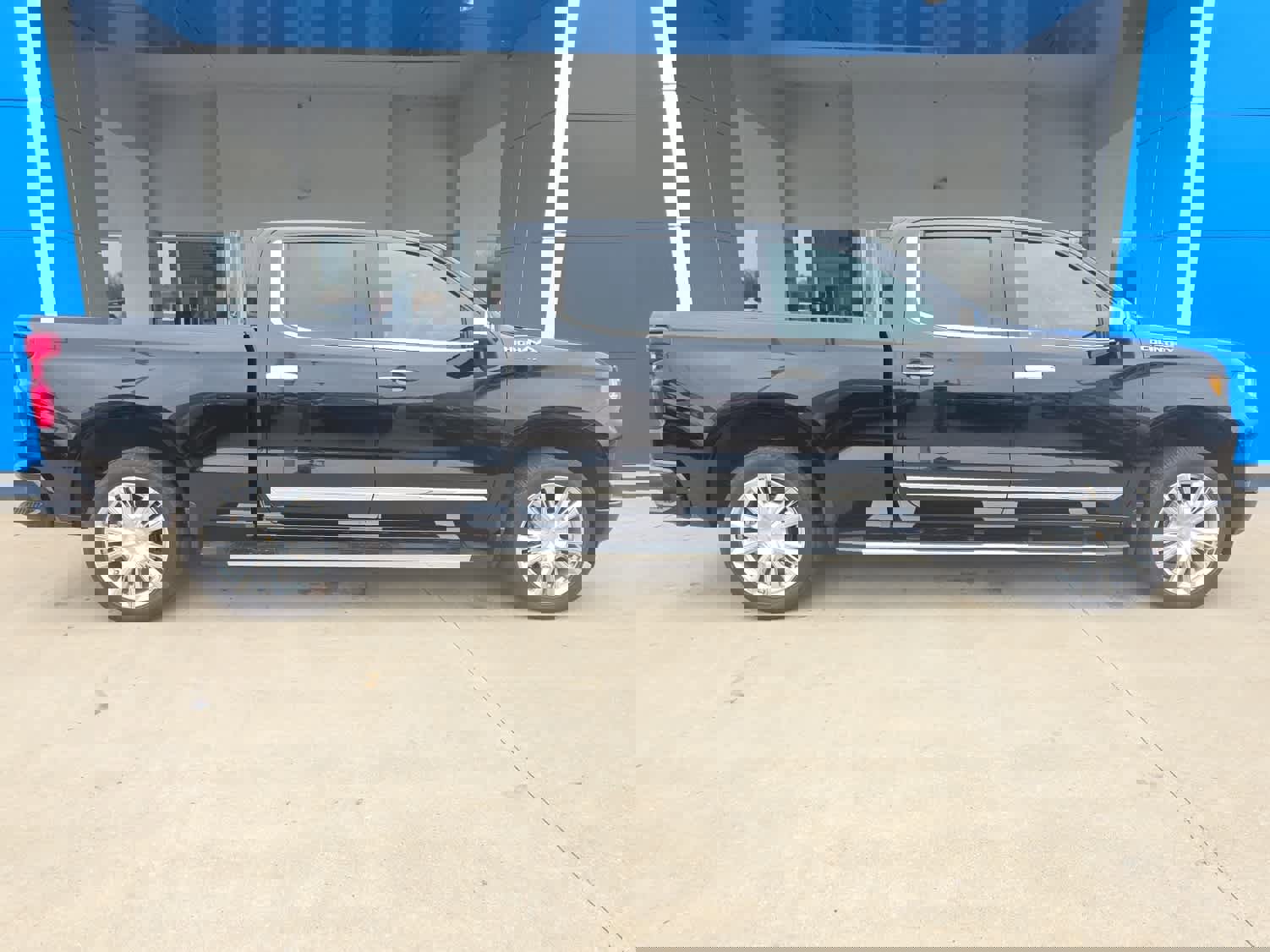 Used 2024 Chevrolet Silverado 1500 High Country w/ High Country Premium Package image 1