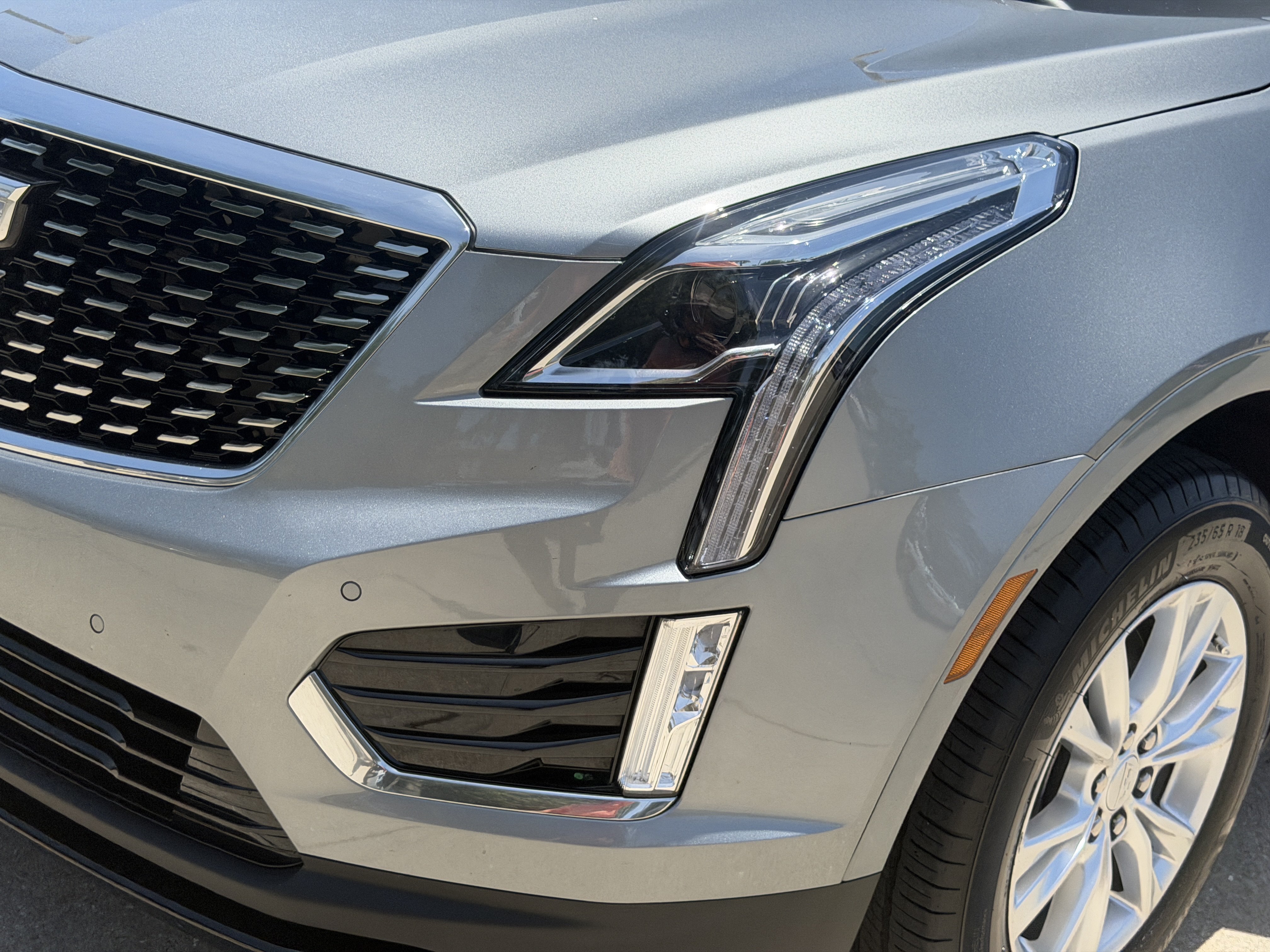 Certified 2025 Cadillac XT5 Luxury FWD image 8