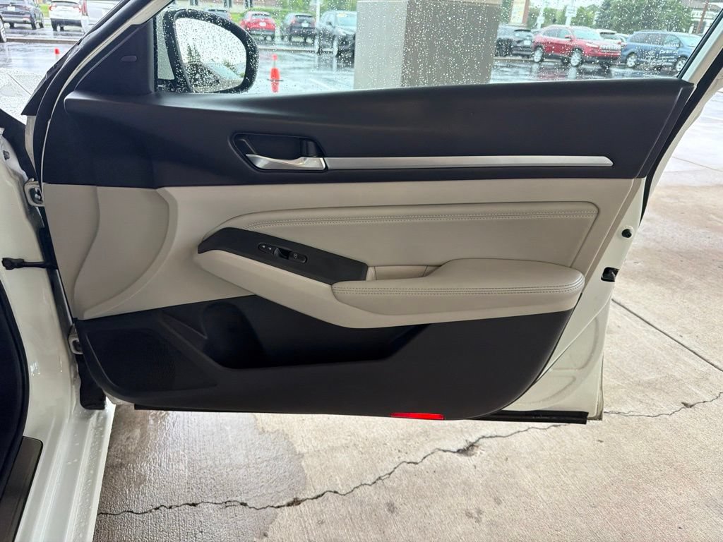 Used 2019 Nissan Altima 2.0 Platinum FWD image 25