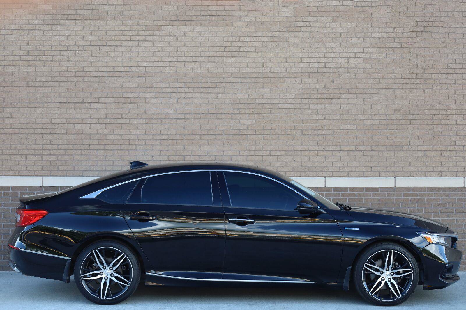 Used 2021 Honda Accord Touring image 3