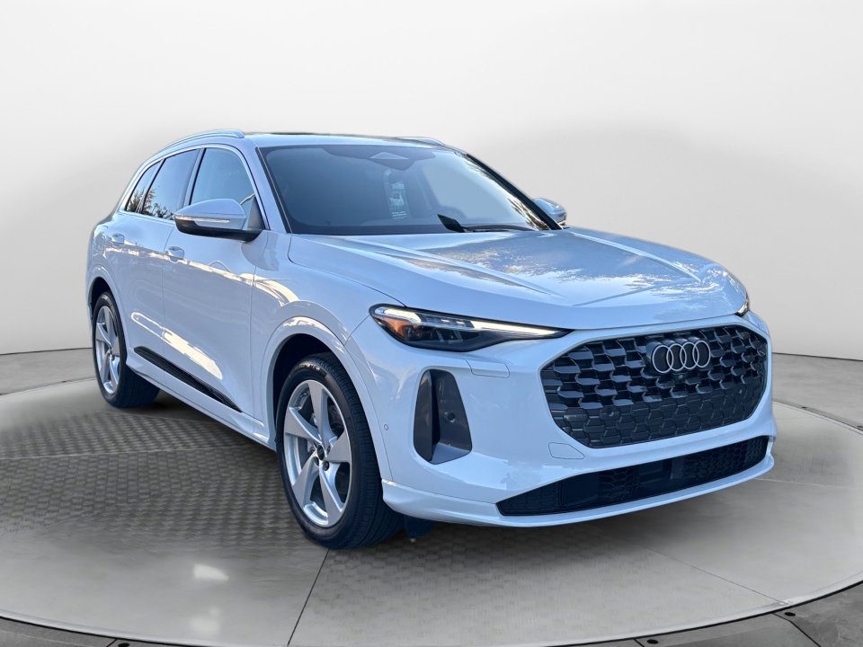 New 2025 Audi Q5 Prestige image 1