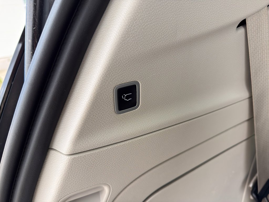 Used 2020 Chrysler Pacifica Limited w/ Advanced Safetytec Group image 19