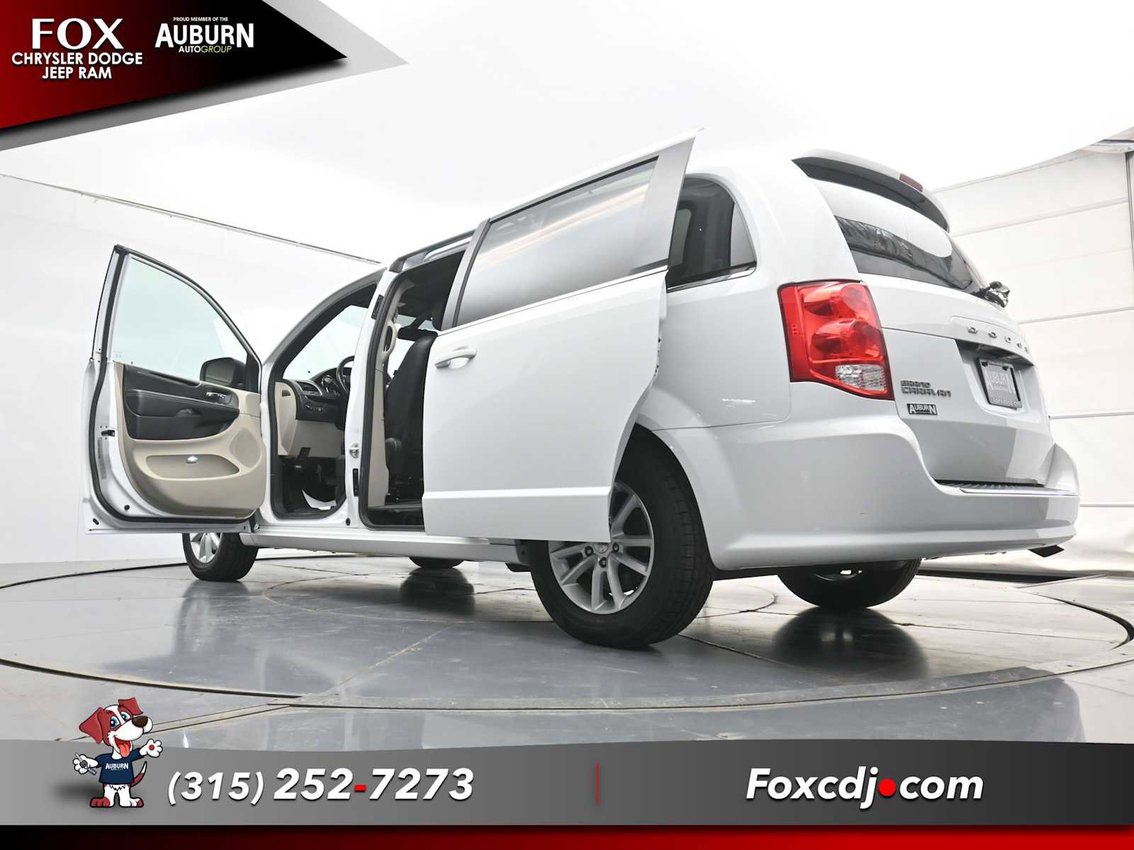 Used 2020 Dodge Grand Caravan SXT w/ Driver Convenience Group FWD image 28