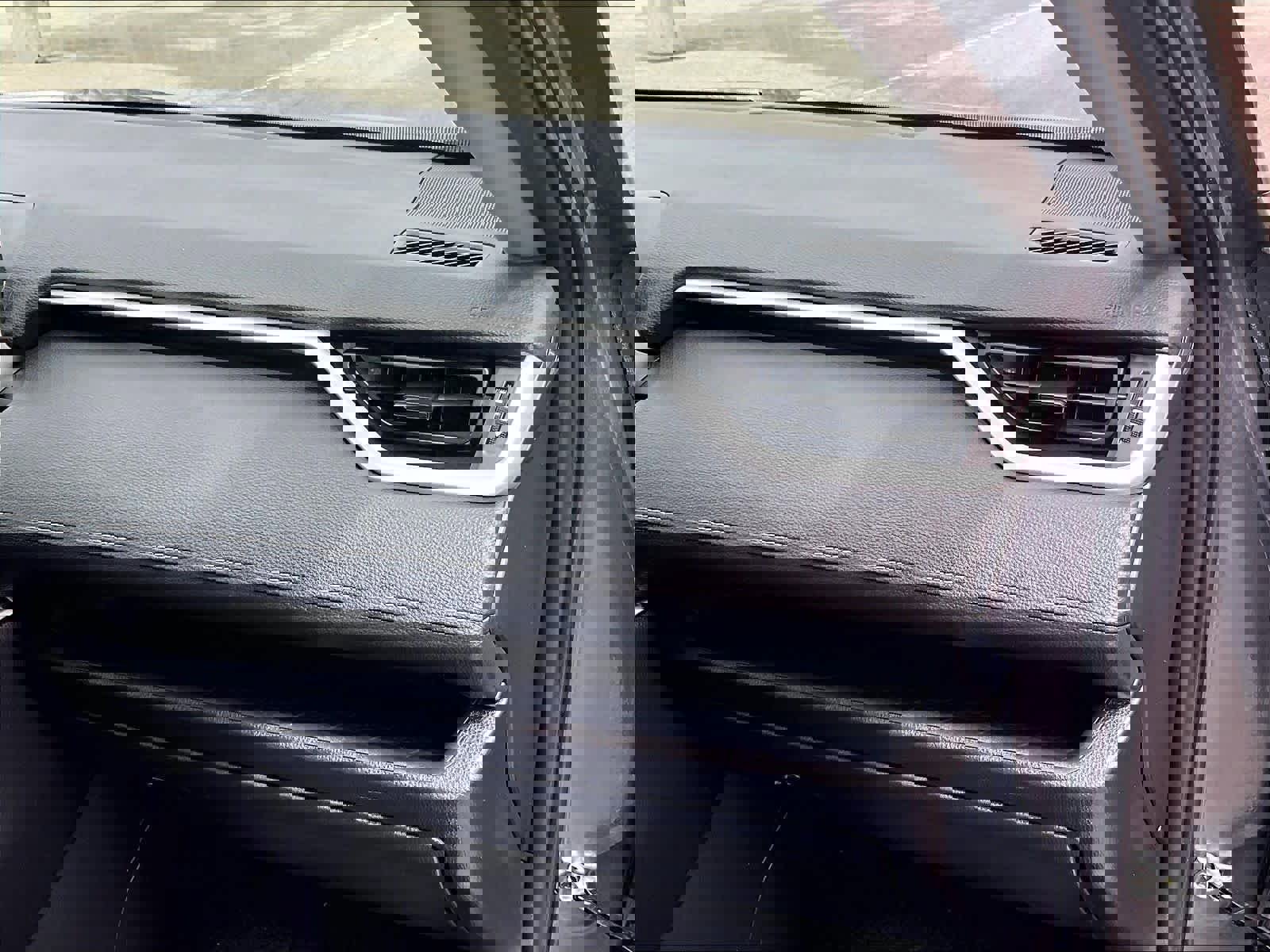 Used 2025 Toyota RAV4 XLE image 13