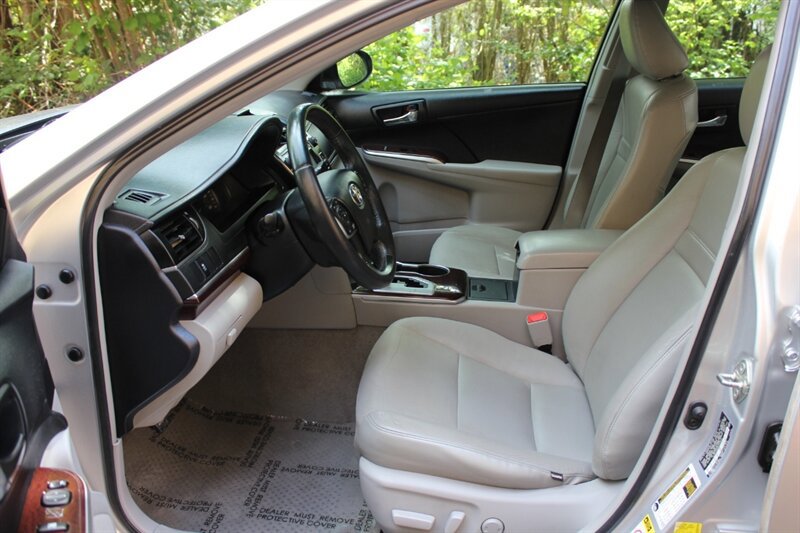 Used 2014 Toyota Camry XLE FWD image 10