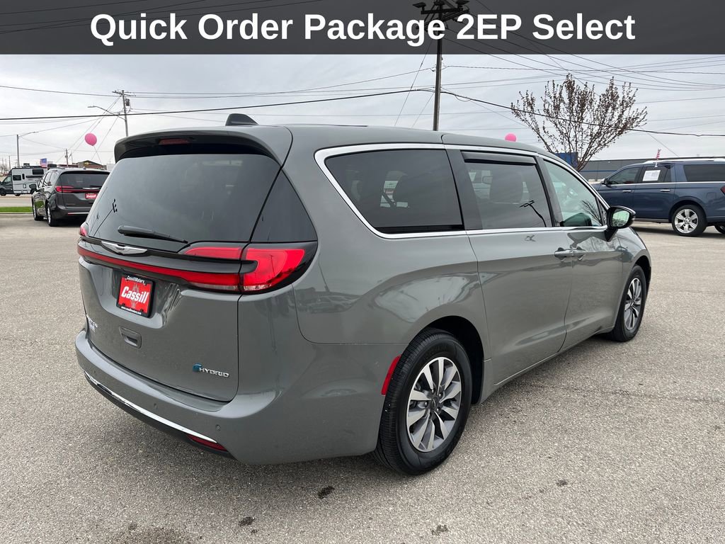 Used 2025 Chrysler Pacifica Select FWD image 6