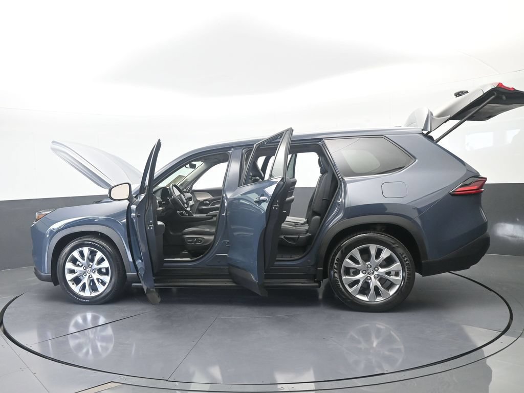 Used 2025 Toyota Grand Highlander FWD image 81