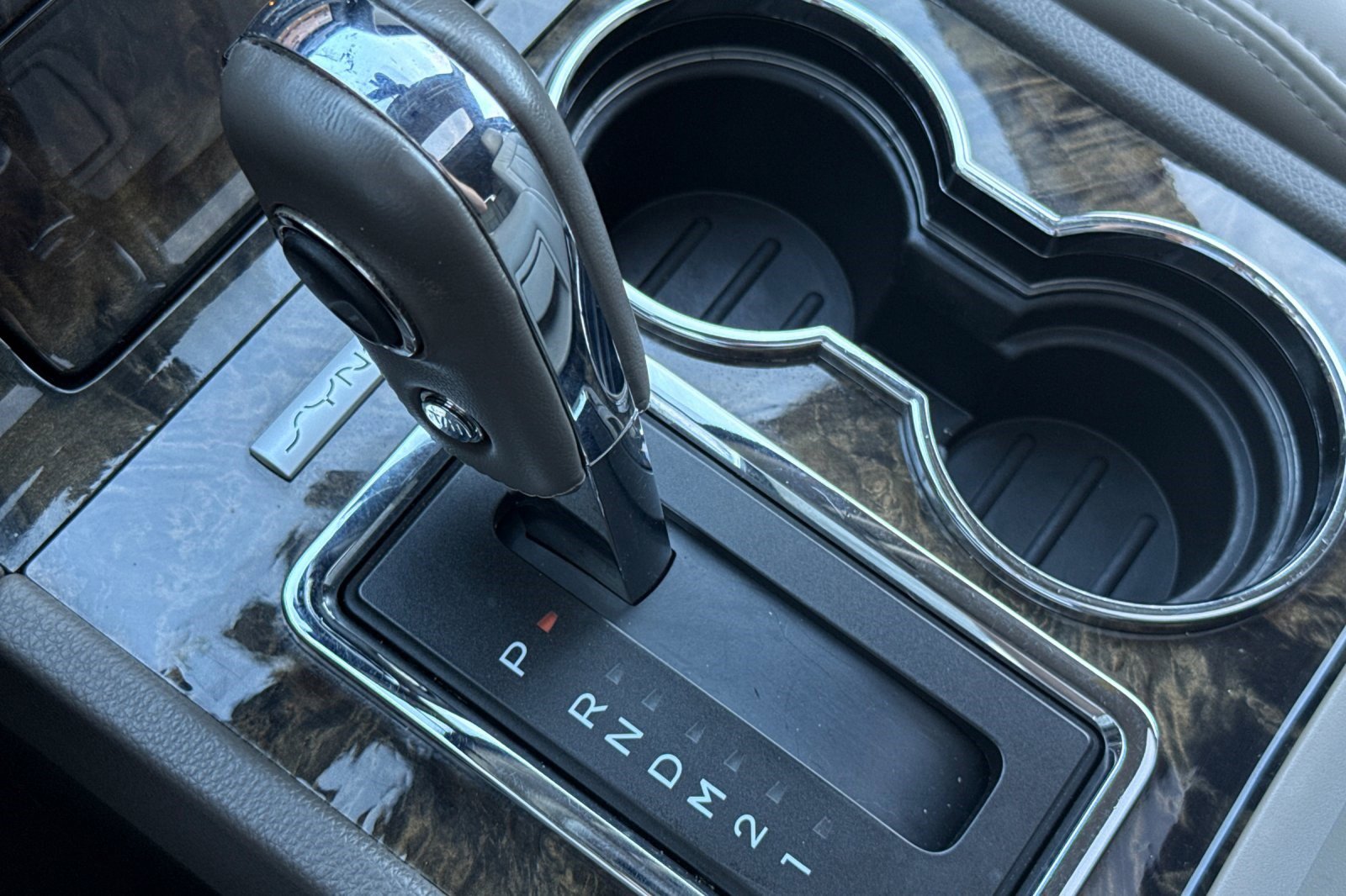 Used 2017 Lincoln Navigator Select image 26