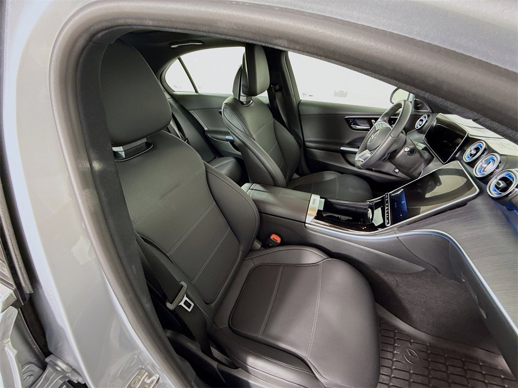 Used 2025 Mercedes-Benz C 300 4MATIC Sedan image 28