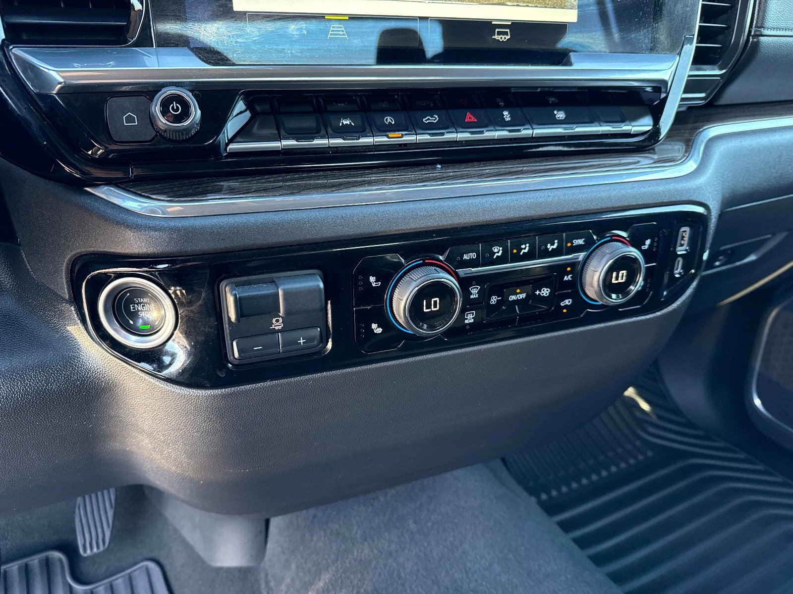 Used 2025 Chevrolet Silverado 1500 LT image 26