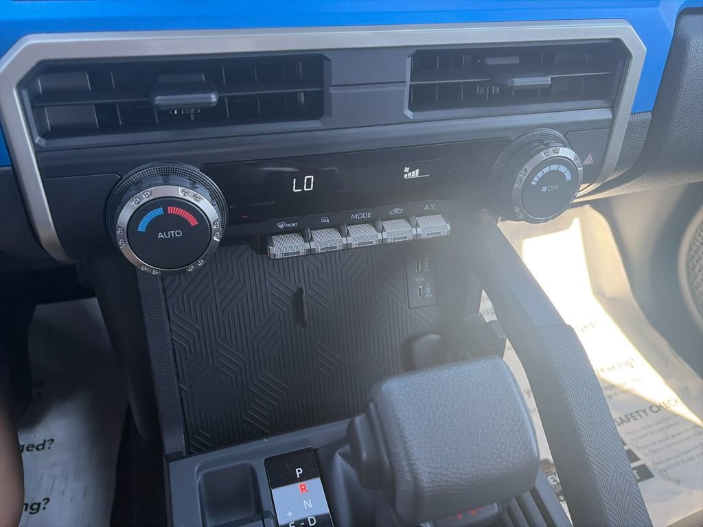 Used 2025 Toyota Tacoma TRD Off-Road AWD/4WD image 23