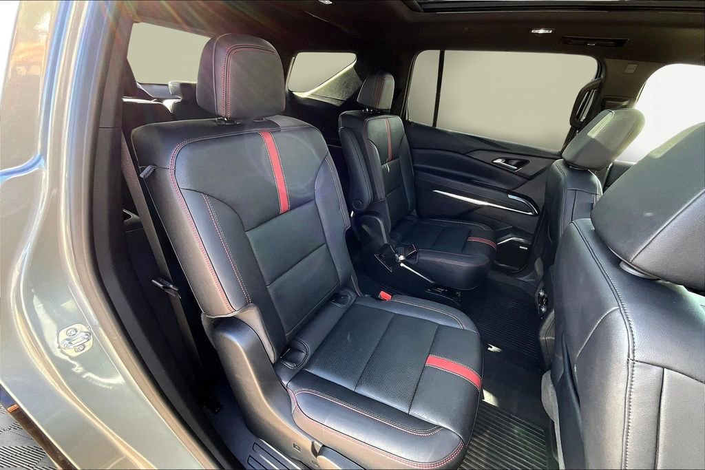 Used 2024 Chevrolet Traverse RS w/ LPO, Floor Liner Package image 29
