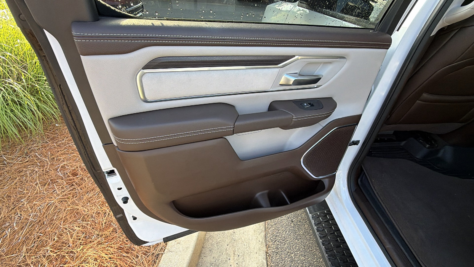 Used 2026 RAM 1500 Laramie AWD/4WD image 22