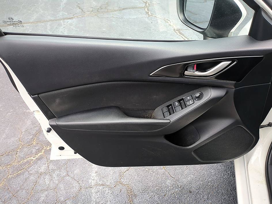Used 2016 MAZDA MAZDA3 i Sport w/ Preferred Equipment Package FWD image 12