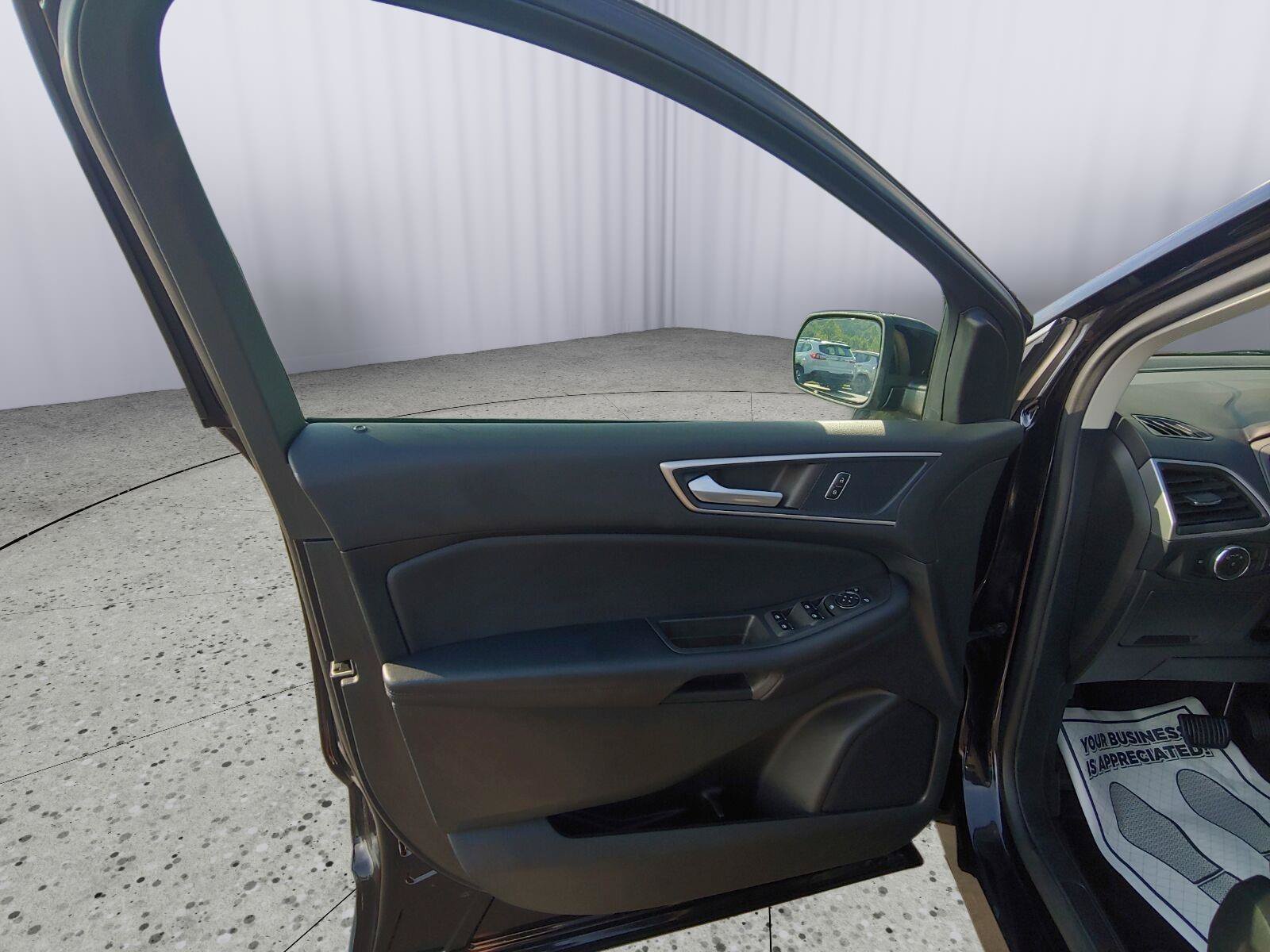 Used 2023 Ford Edge SEL w/ Convenience Package AWD/4WD image 11