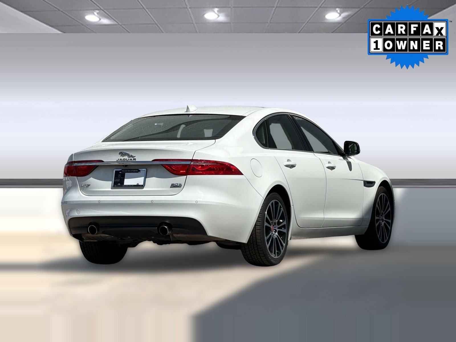 Used 2020 Jaguar XF Prestige AWD/4WD image 9